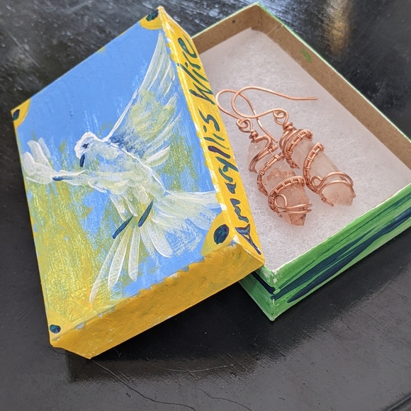 Welcome To My Artisan Closet - Picture 10 of 16